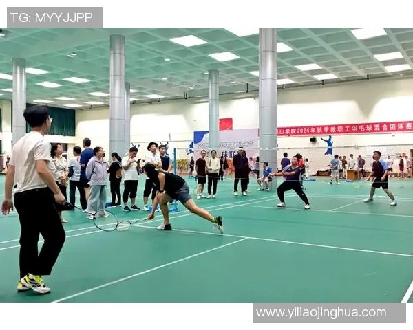 羽毛球盛宴：深入成都羽毛球队的训练与比赛节奏探究
